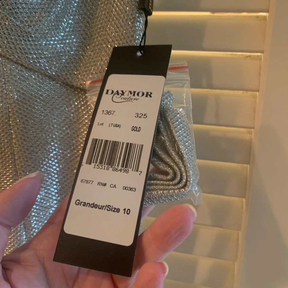 Gown - Picture 3 of 5